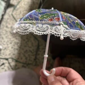 New 5 packs of 5 (25 total) 3 inch lace umbrellas. Perfect for a shower or craft